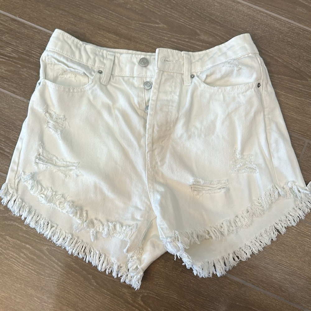 Women’s white high waisted distressed shorts - festival shorts - size 4